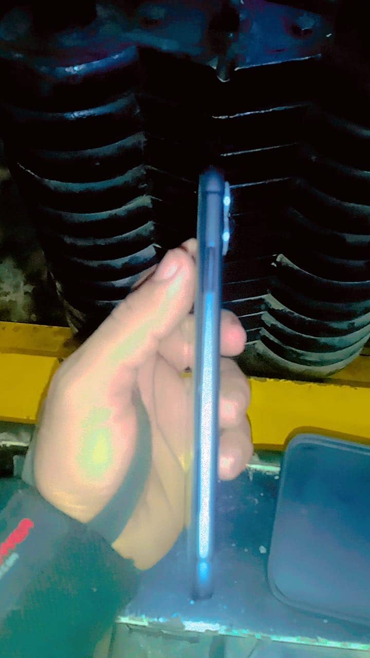 Apple iPhone 11 0