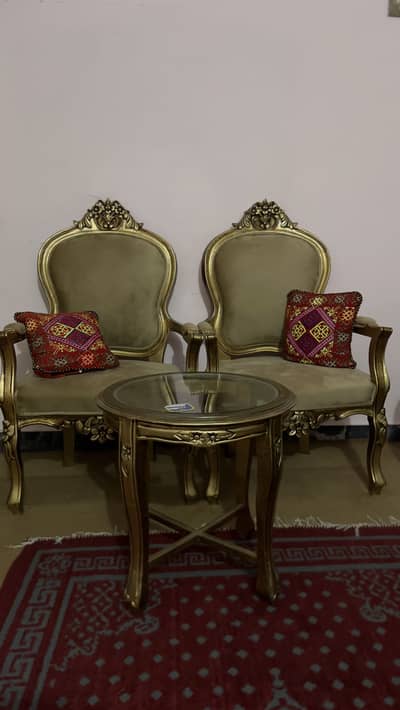 Brand new cofee chairs+ table. .