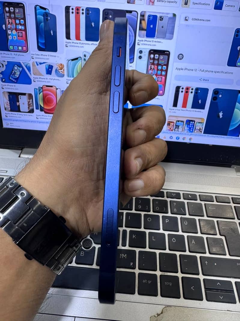 Apple iPhone 12 2