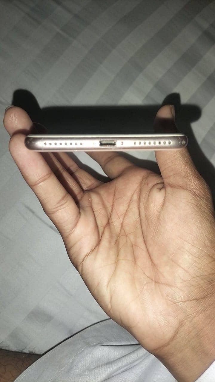 Apple iPhone 8 Plus 1