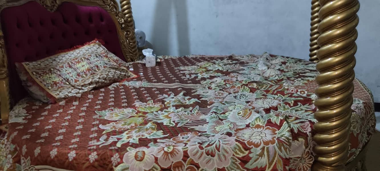 round bed 7