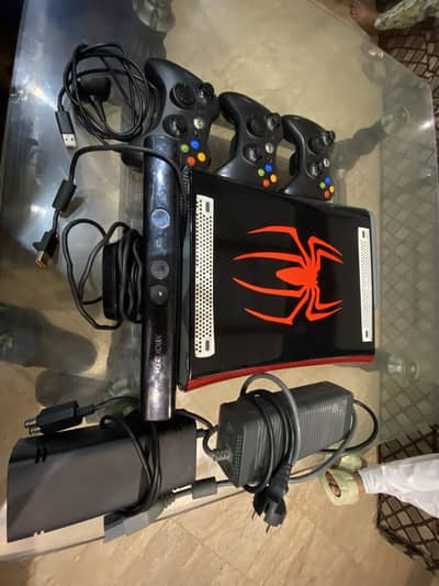 Xbox 360 Fat (Jailbreak) | 80+ Games | 3 Wireless Controllers