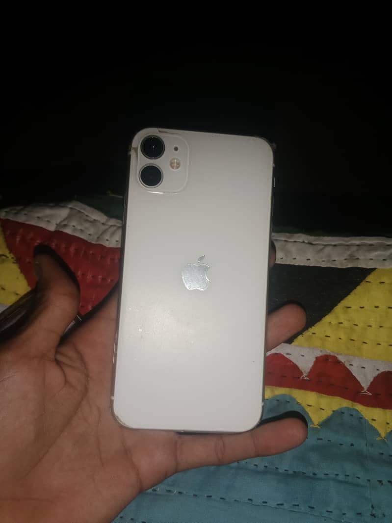 Apple iPhone 11 3