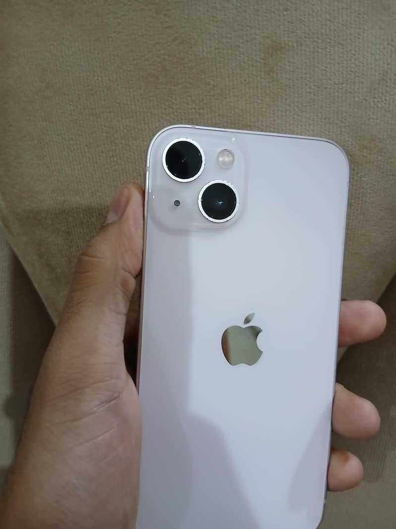 Apple iPhone 13 5