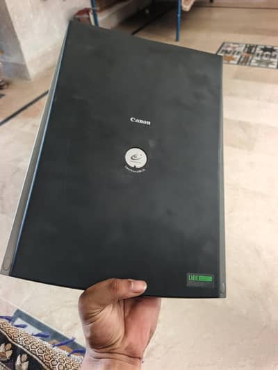 Canon CanoScan LiDE 25 Flatbed Scanner