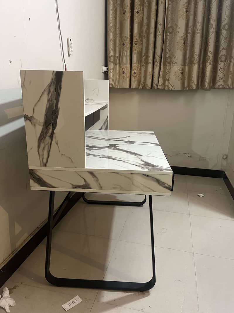 Office Table / Workstation 2