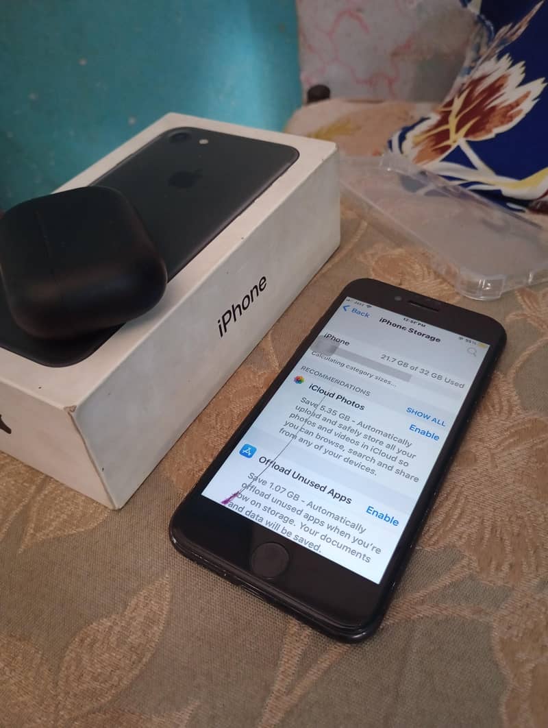 Apple iPhone 7 2