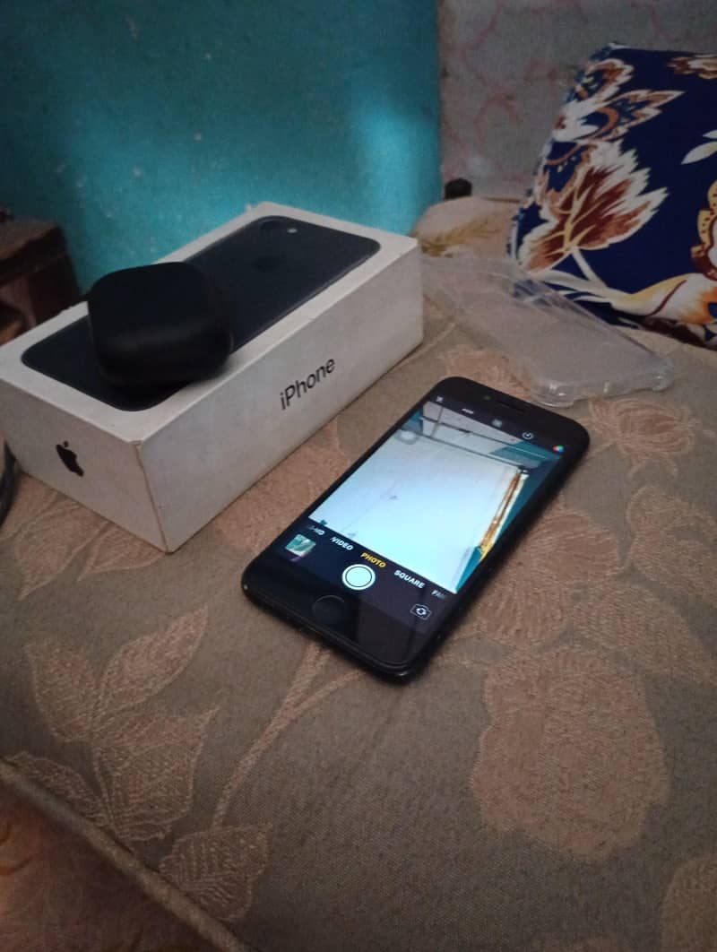 Apple iPhone 7 5