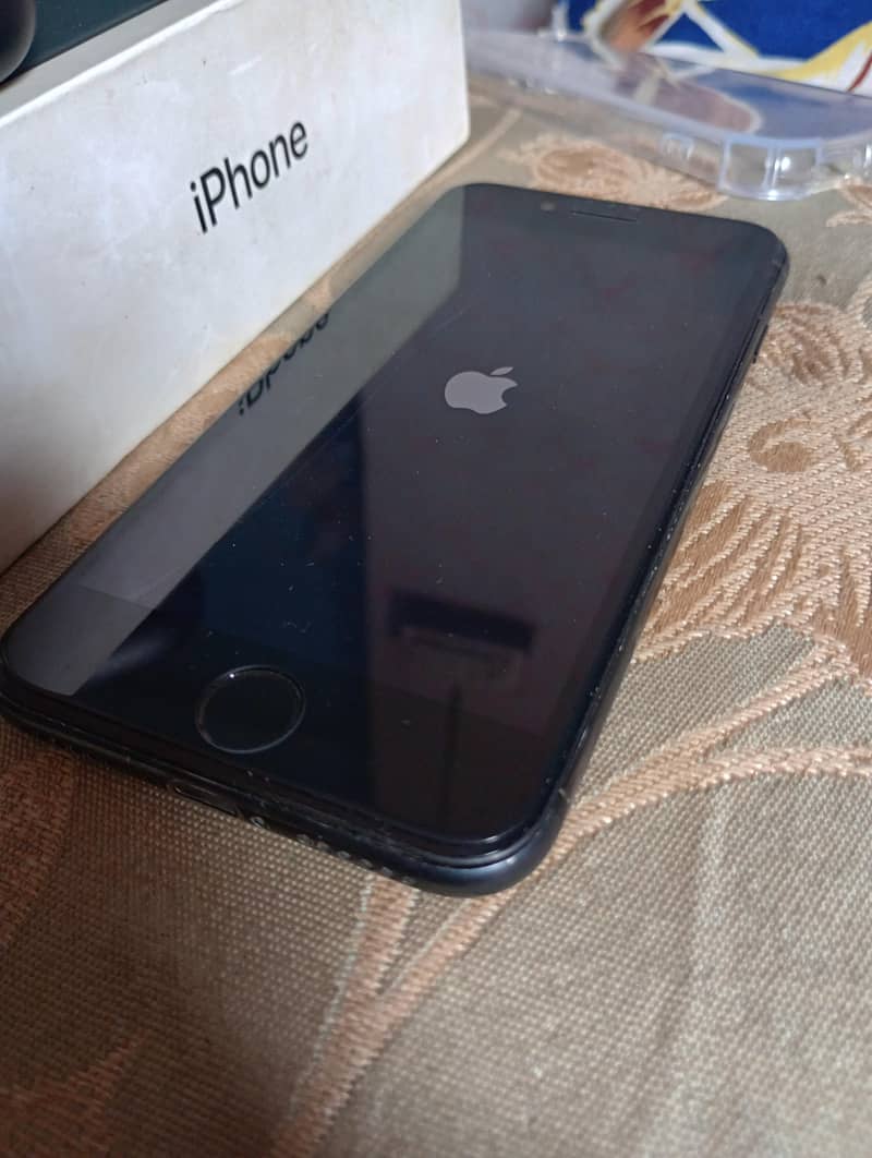 Apple iPhone 7 9
