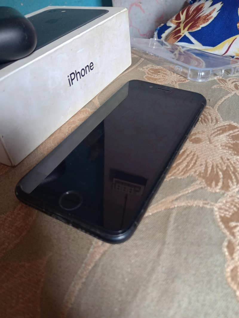 Apple iPhone 7 10