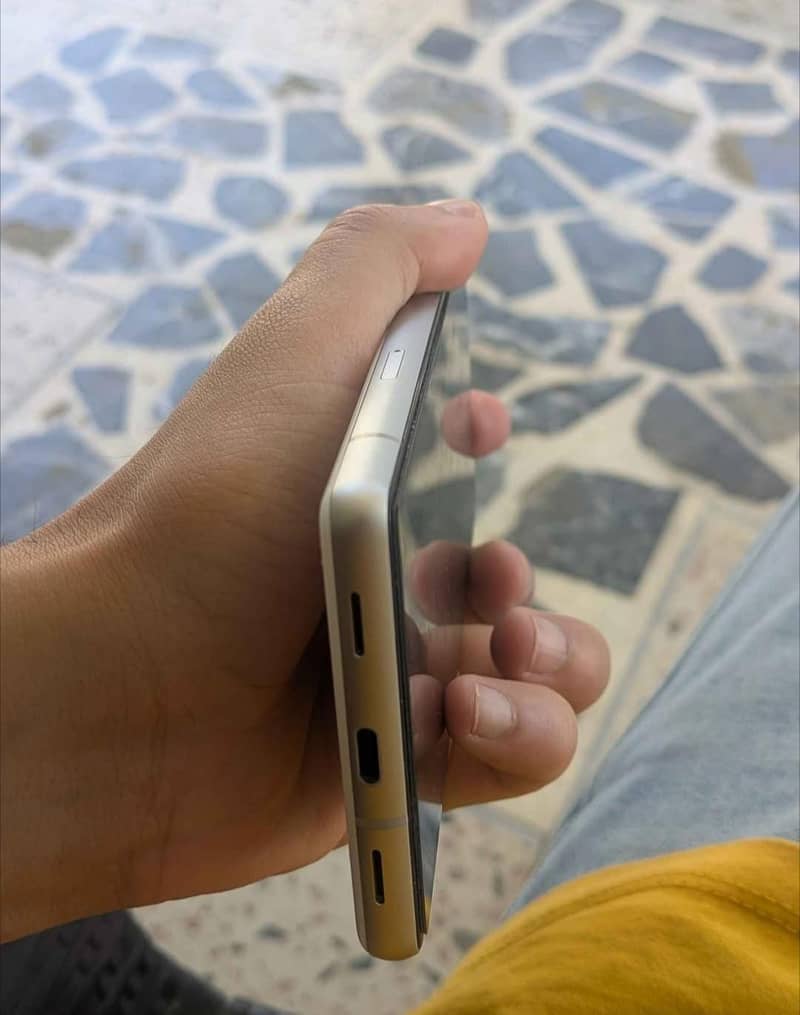 Google Pixel 7a 4