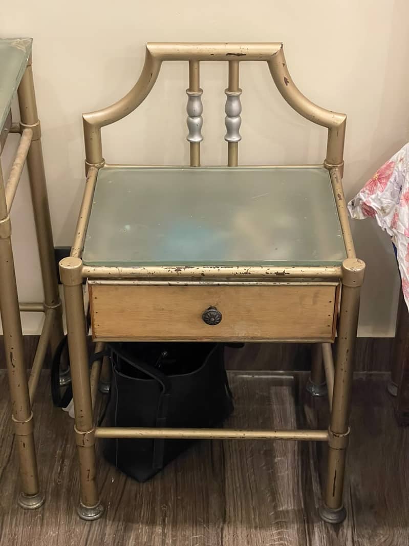 Bed set, side table dressing table, 4
