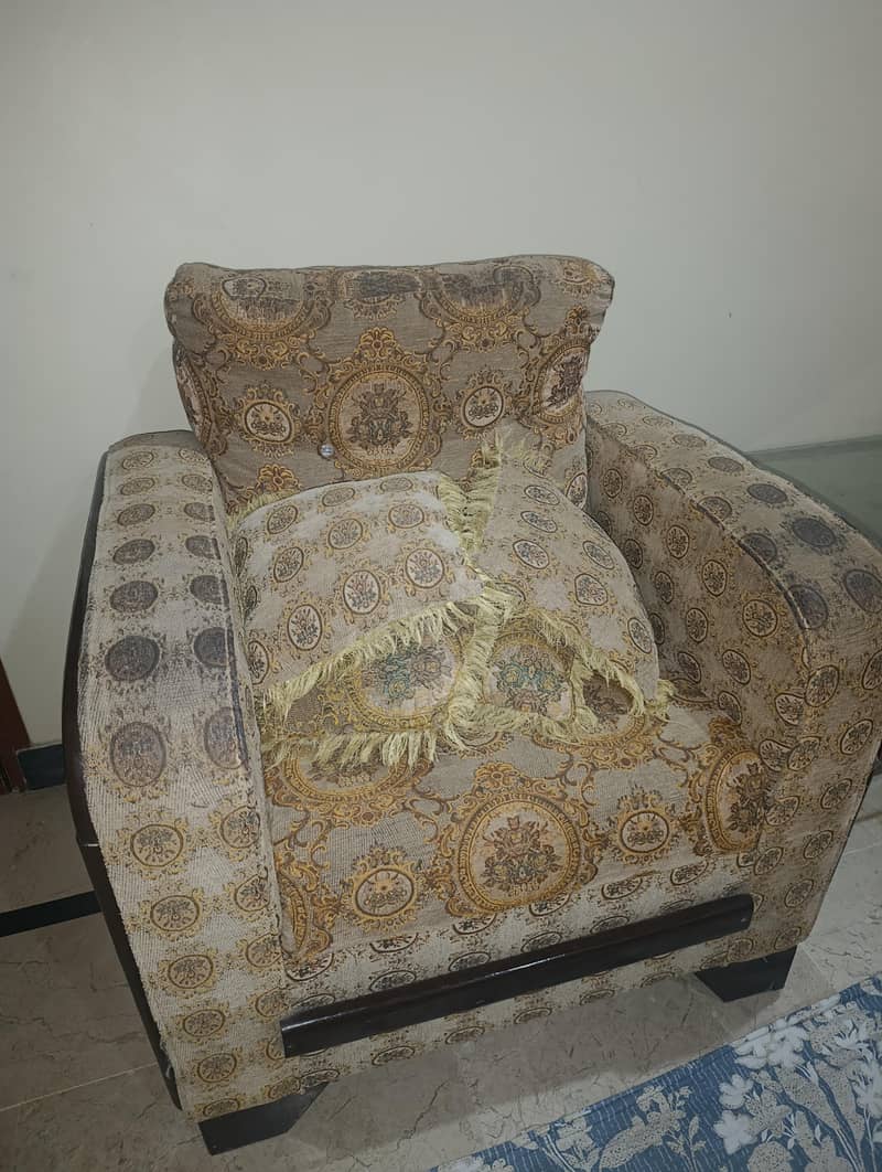 8 setter sofa set 10/9 condition 3