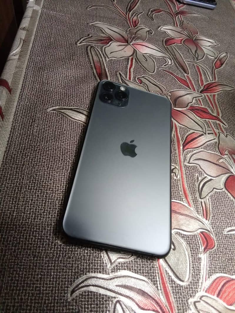 Apple iPhone 11 Pro Max 7