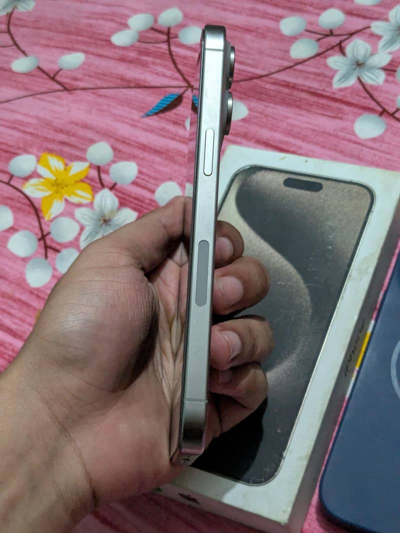 iphone 15 pro max 3