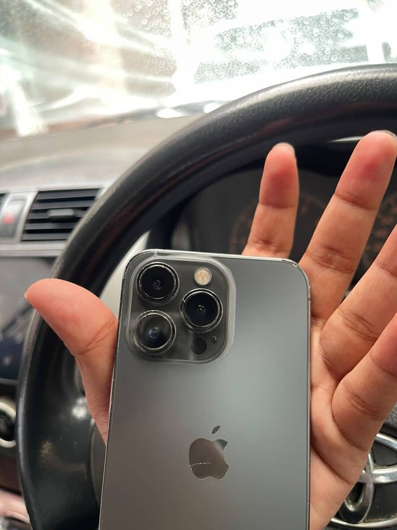 Apple iPhone 13 Pro 4