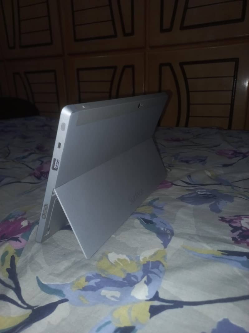 Surface window 4