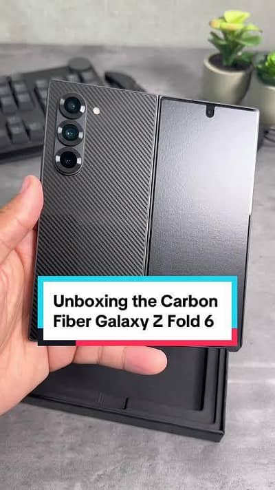 Samsung Mobile Z Fold 6 Carbon Edition