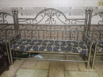 gracefull sofa set 5 seater 4 sale