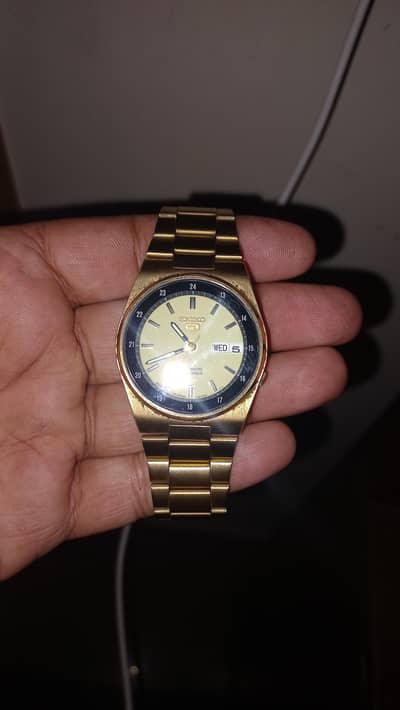 Vintage Seiko 5 Automatic - Ivory Gold Dial- Japan Made