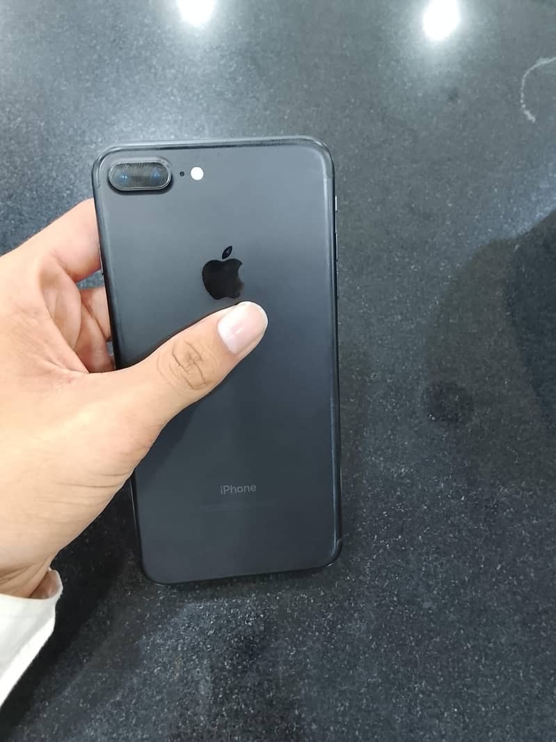 Apple iPhone 7 Plus 0