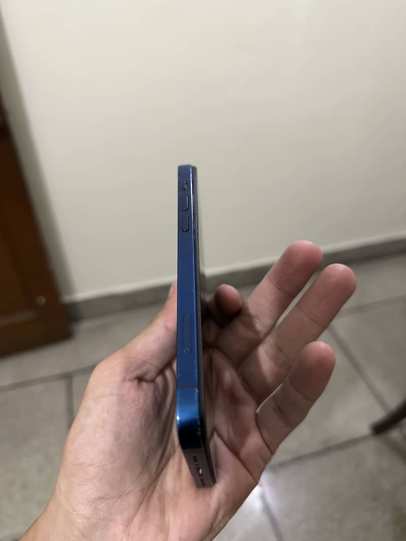 Apple iPhone 12 2