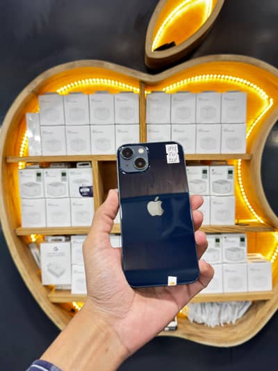 Apple iPhone 13