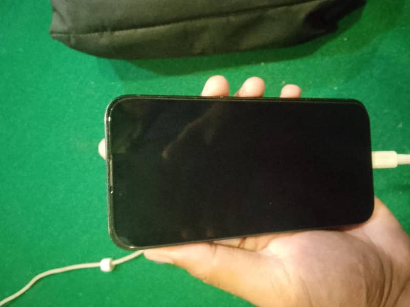 Apple iPhone 13 5