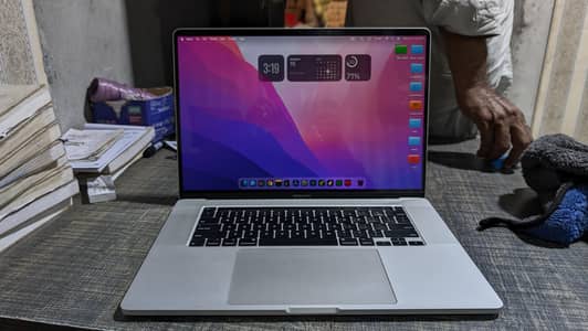 MacBook pro 16 inch 2019 Model/Ram 32GB Rom1TB