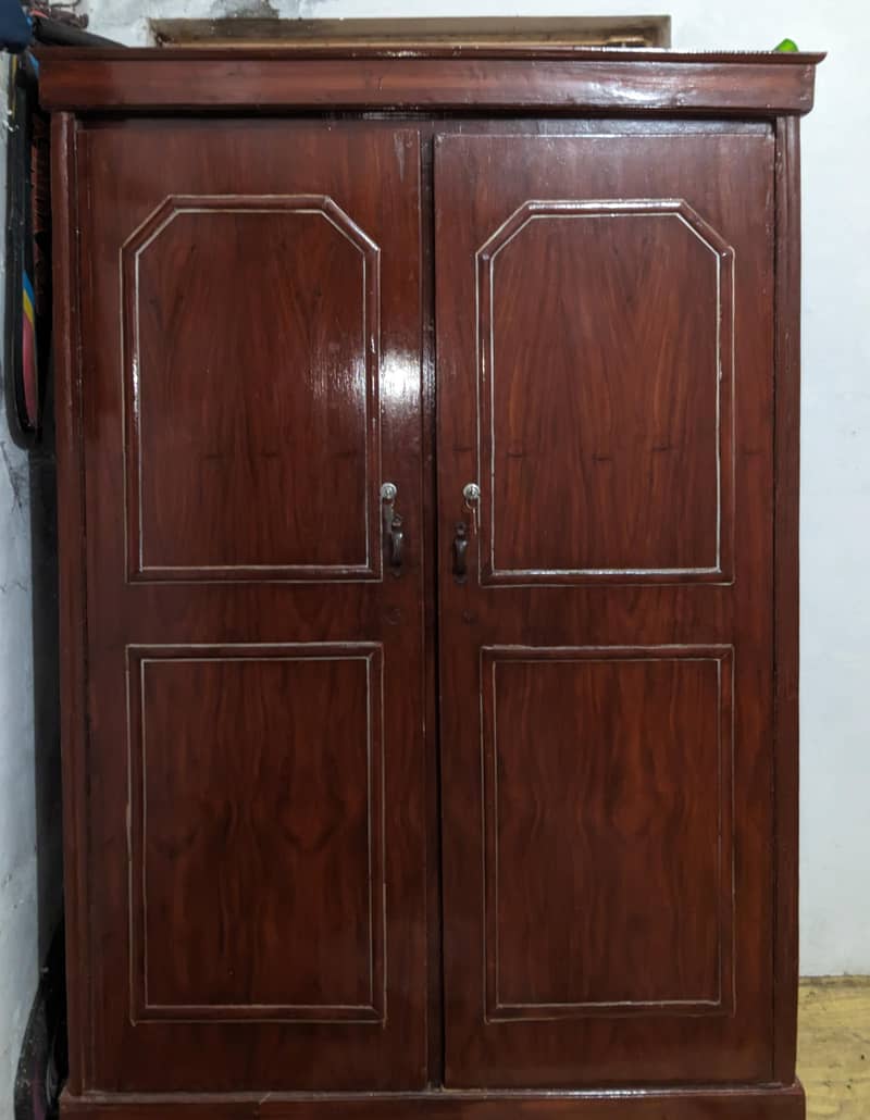 Wardrobe/Almari 0