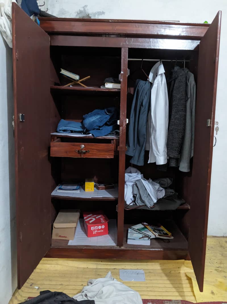 Wardrobe/Almari 2