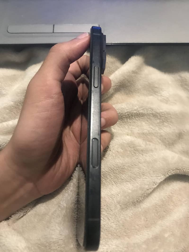 Apple iPhone 16 Plus 2