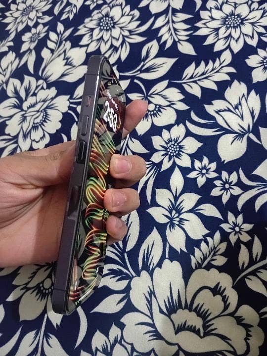Apple iPhone 14 Pro 4
