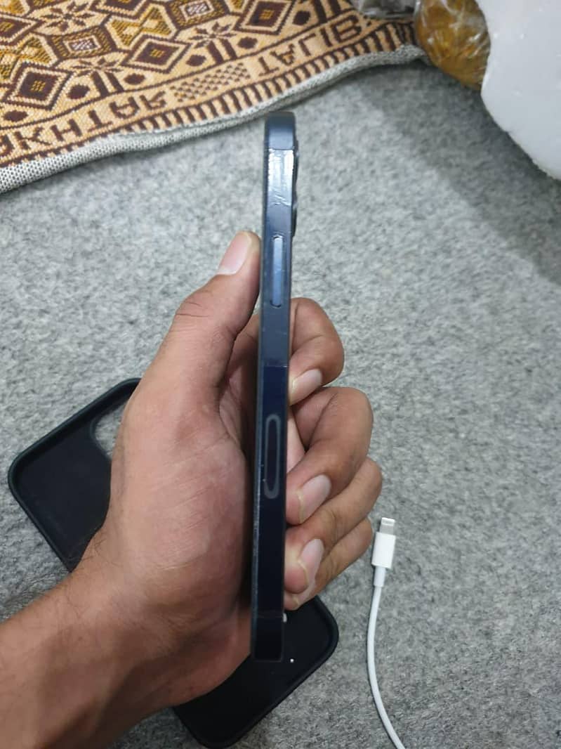 Apple iPhone 12 0