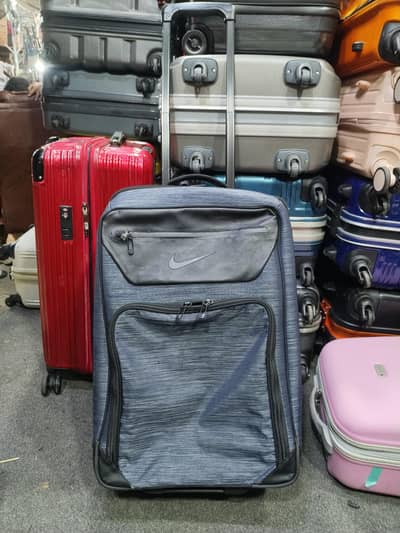 Nike Rolling Travel Bag / Cabin Luggage – Excellent Used Condition