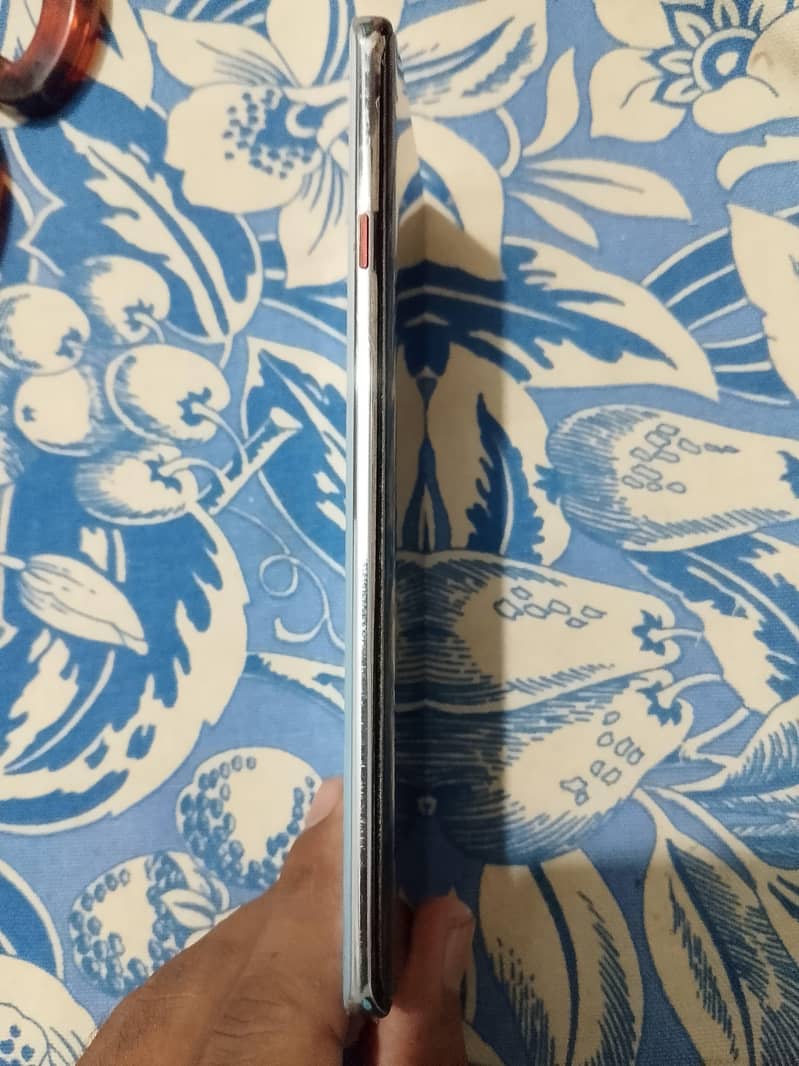 Tecno CAMON 40 Pro 0