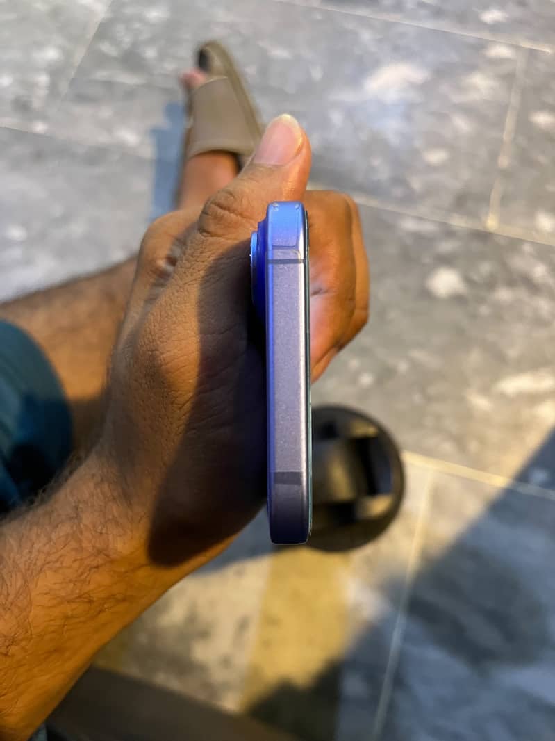 Apple iPhone 16 1