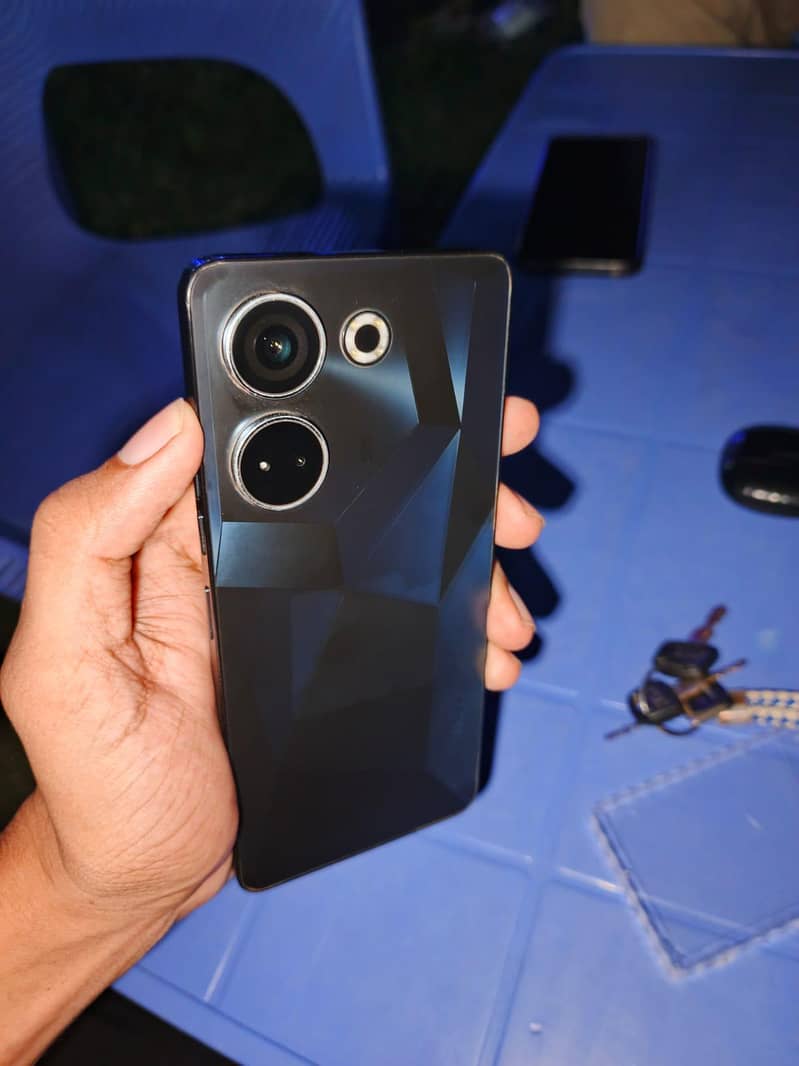Tecno CAMON 20 with box 0