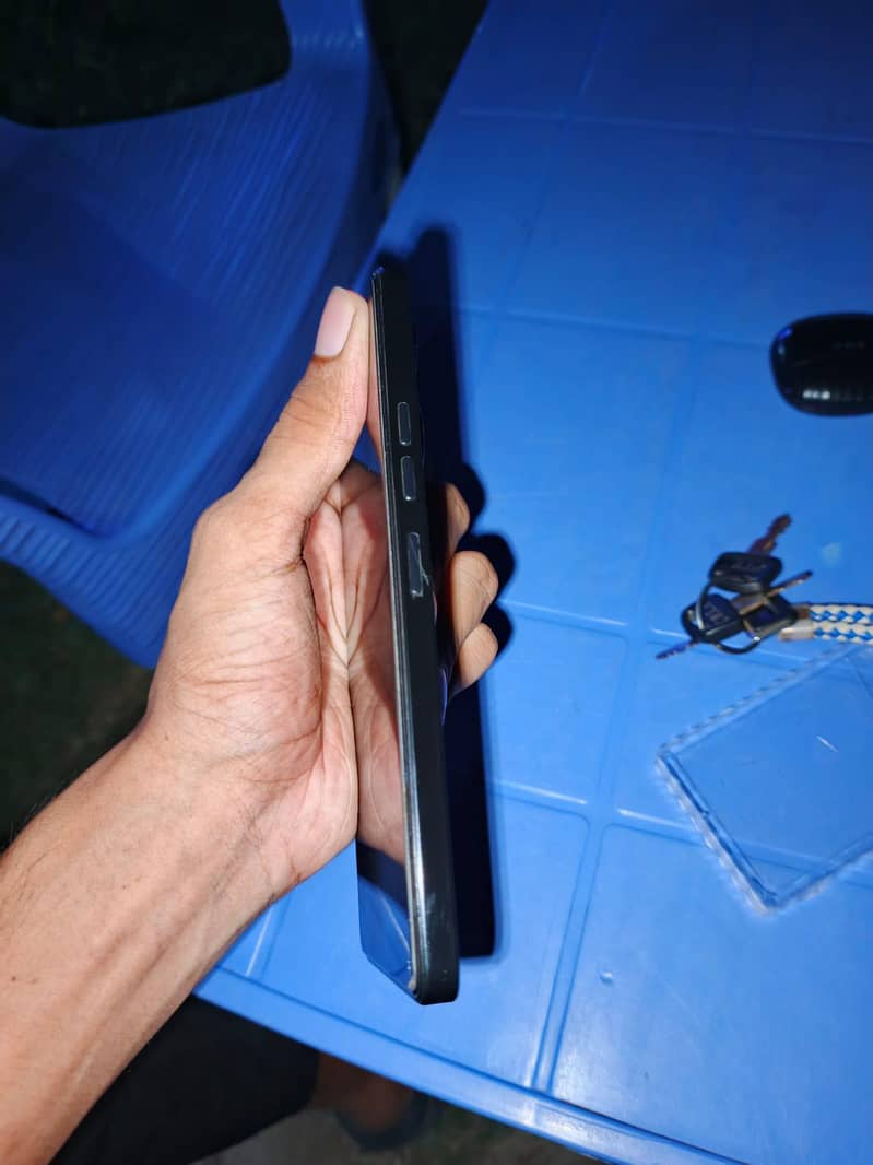 Tecno CAMON 20 with box 4