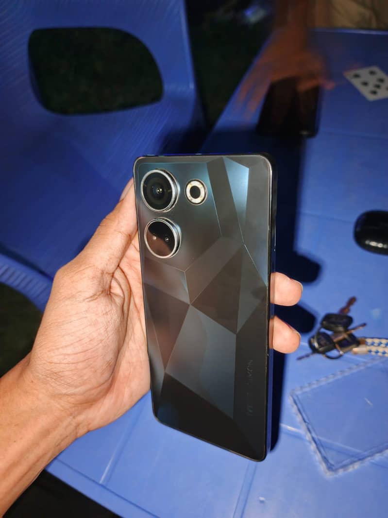 Tecno CAMON 20 with box 7