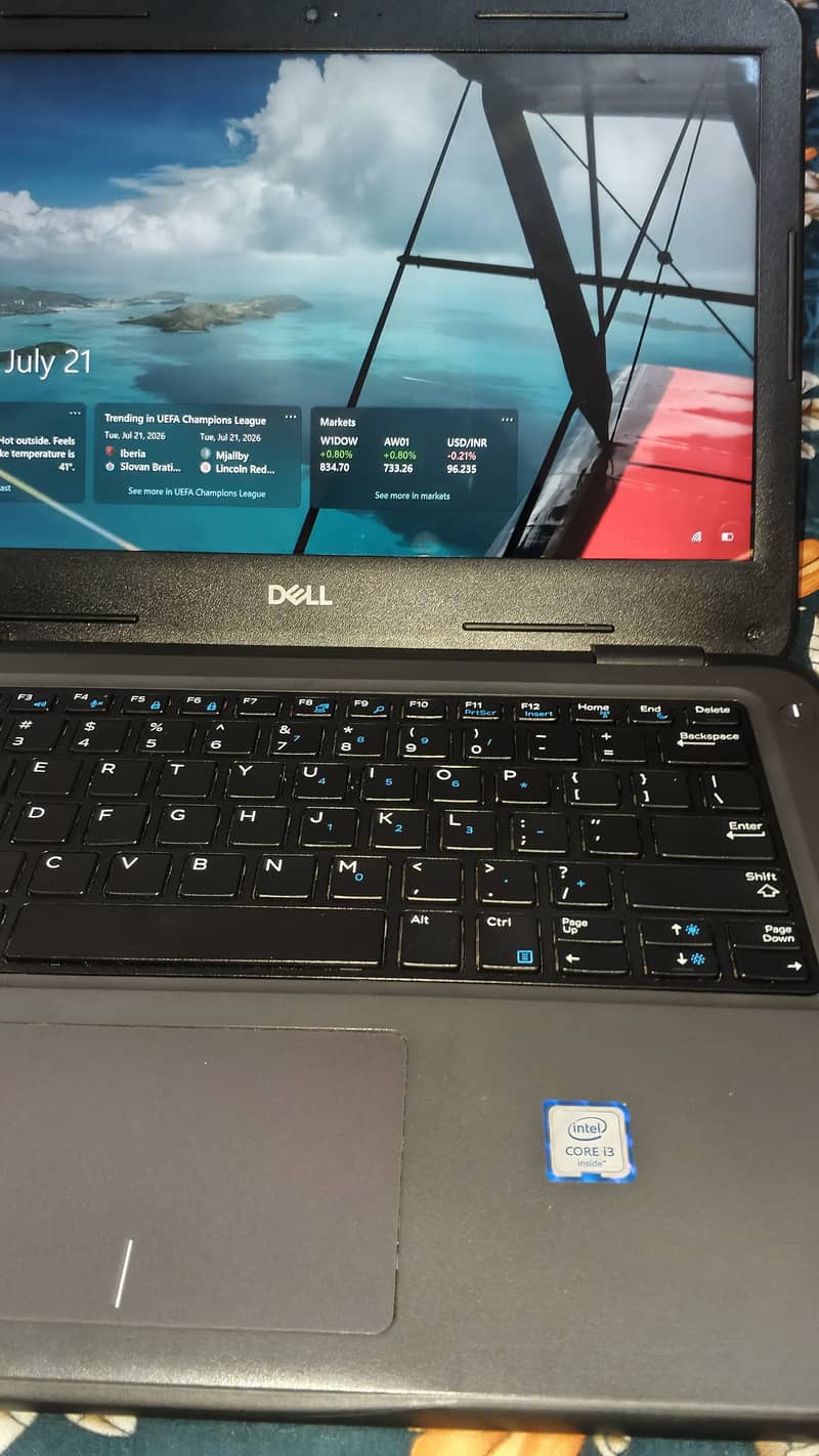 Laptop 8