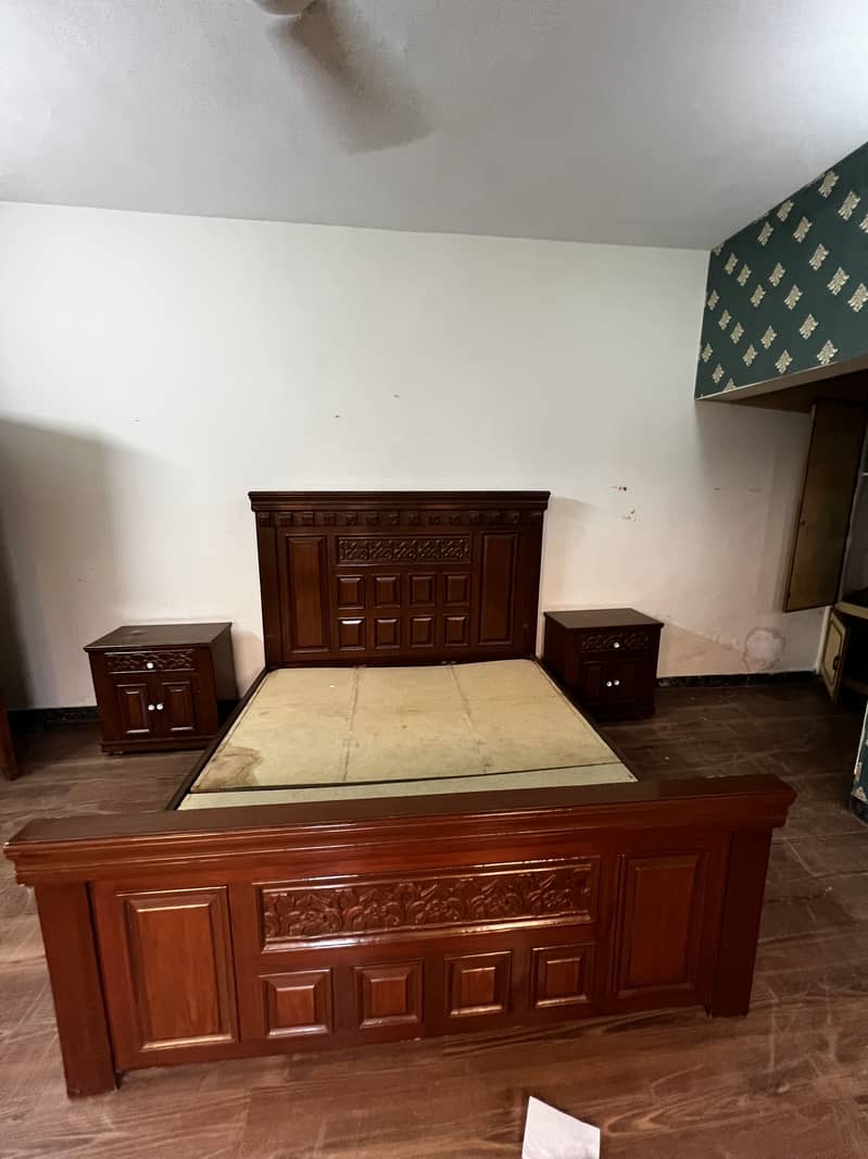 Bed set complete side tables and dressing 3