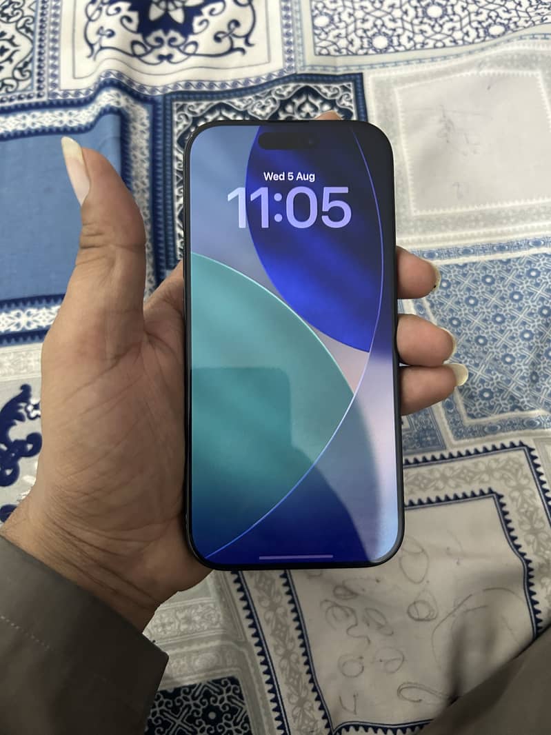 Apple iPhone 16 Pro 3