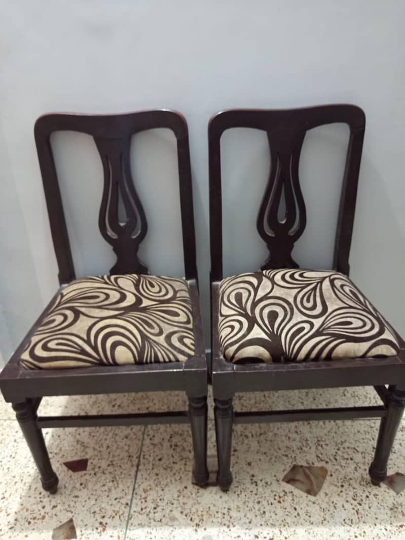 Dining Table - 4 Chair 2