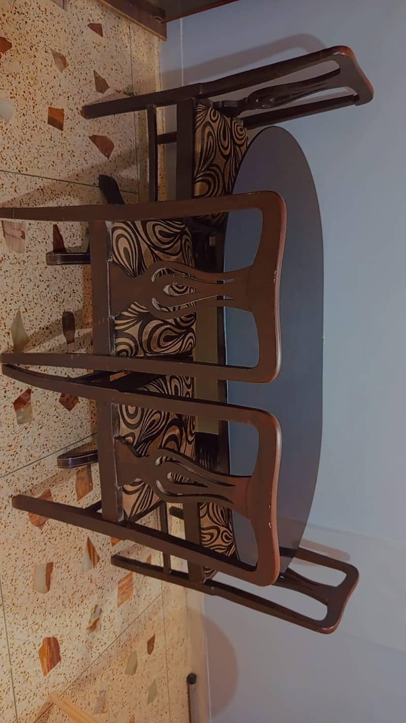 Dining Table - 4 Chair 6