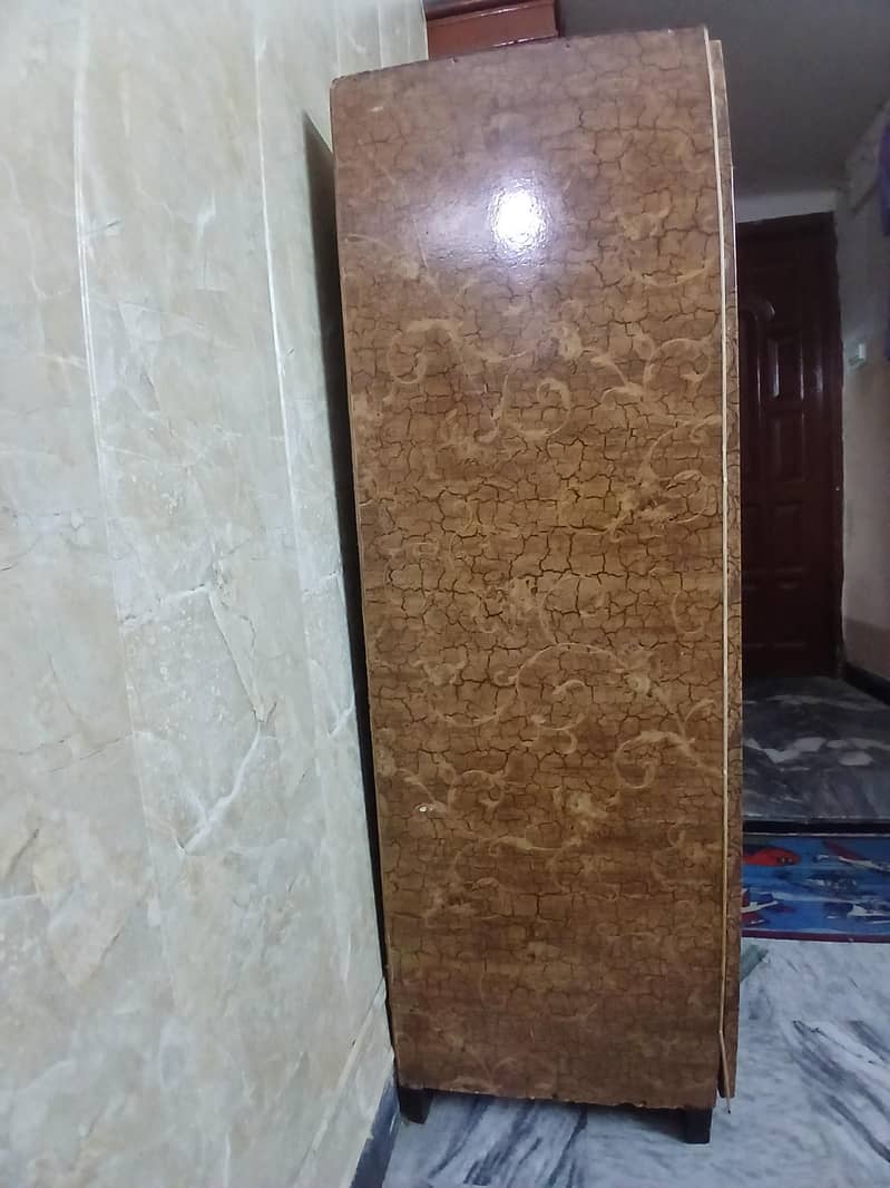 midium size wardrobe first class 1