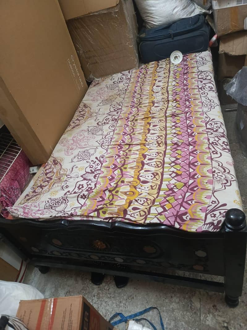 Single bed without mattress 0