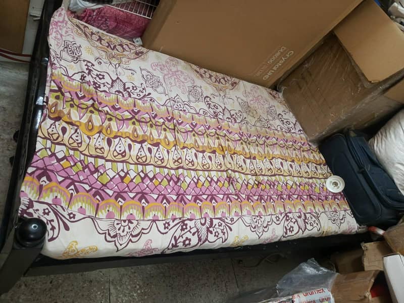 Single bed without mattress 1