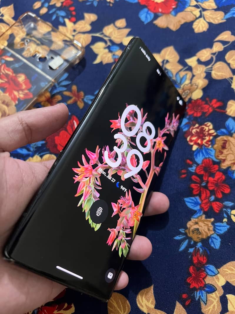 Google Pixel 6 Pro c. pid 1