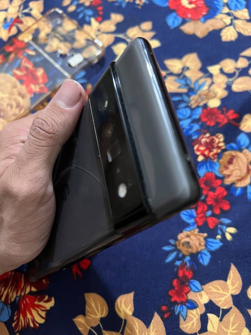 Google Pixel 6 Pro c. pid 3